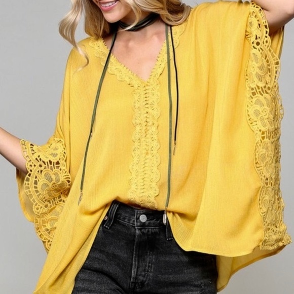 KismetsKloset Tops - 🌻LAST ONE🌻V-Neck Poncho Top w/Kimono Sleeves